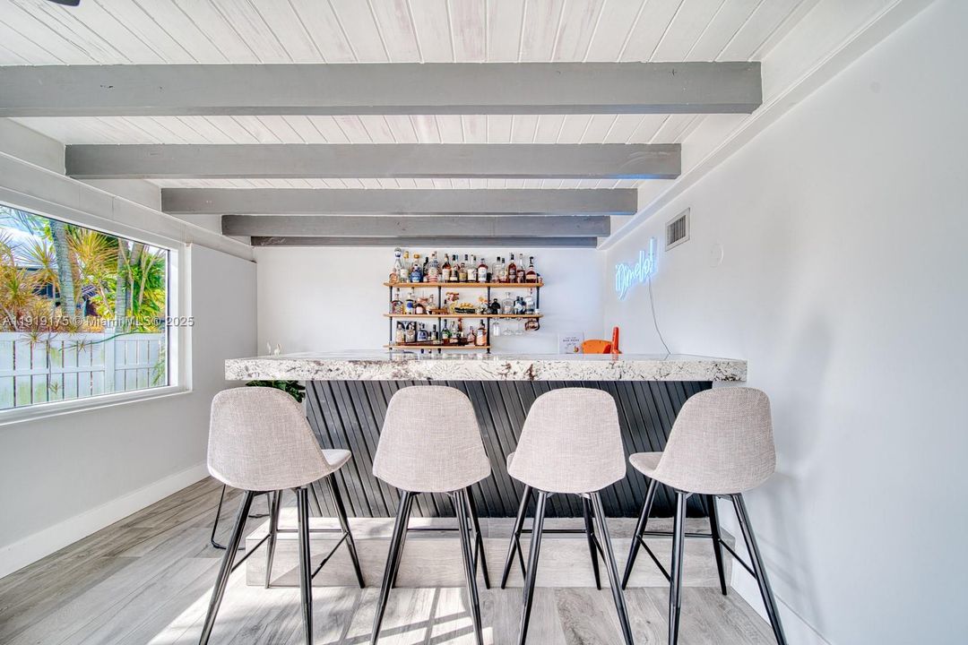 Active With Contract: $5,600 (3 beds, 3 baths, 1799 Square Feet)