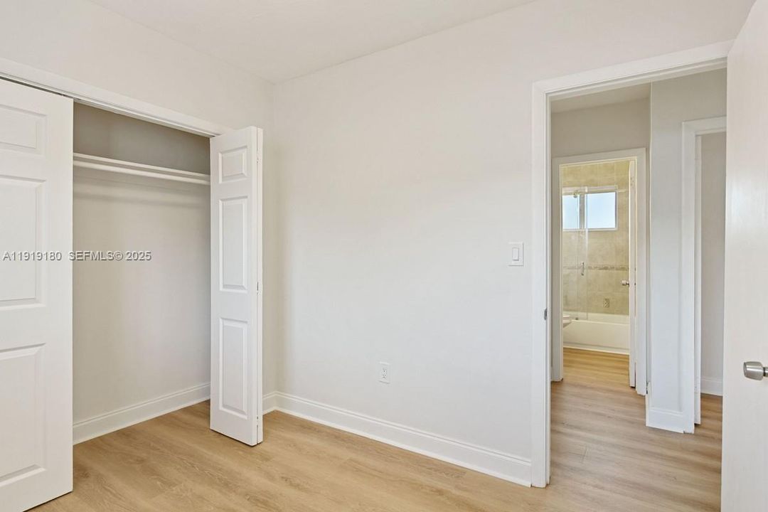 For Sale: $465,000 (3 beds, 1 baths, 875 Square Feet)