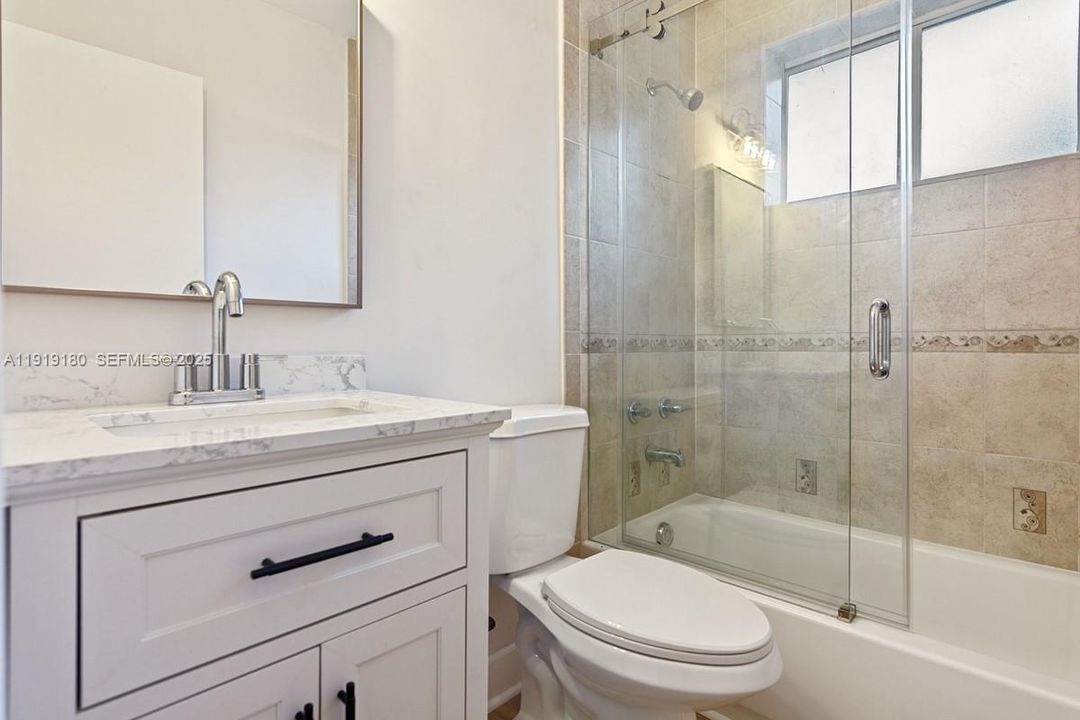 For Sale: $465,000 (3 beds, 1 baths, 875 Square Feet)