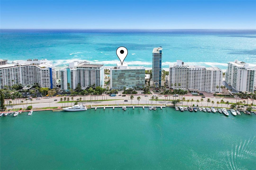 For Sale: $685,000 (2 beds, 3 baths, 1660 Square Feet)