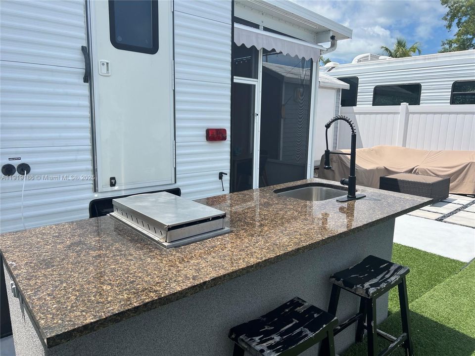 待售: $680,000 (2 贝兹, 2 浴室, 0 平方英尺)