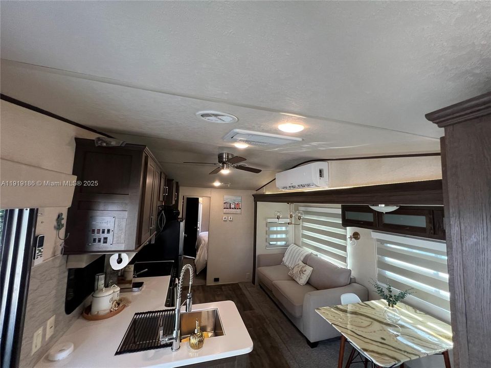 待售: $680,000 (2 贝兹, 2 浴室, 0 平方英尺)