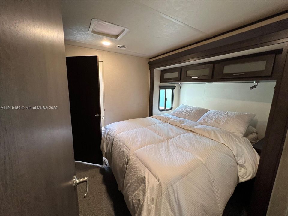 待售: $680,000 (2 贝兹, 2 浴室, 0 平方英尺)