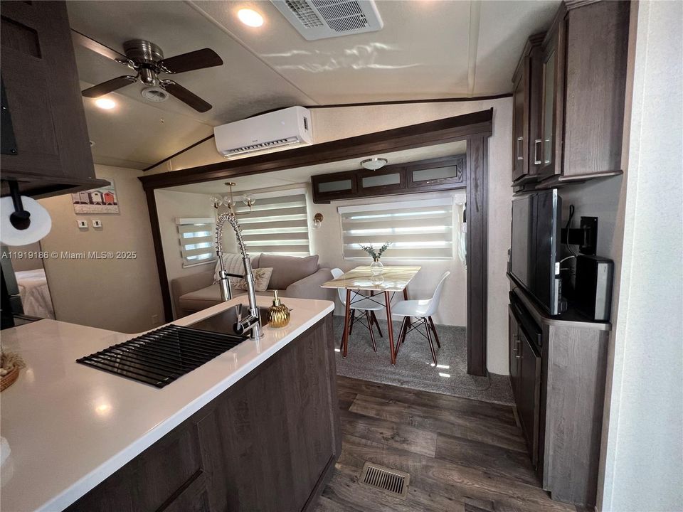 待售: $680,000 (2 贝兹, 2 浴室, 0 平方英尺)