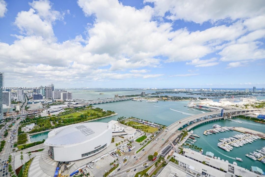 For Sale: $890,000 (1 beds, 1 baths, 509 Square Feet)