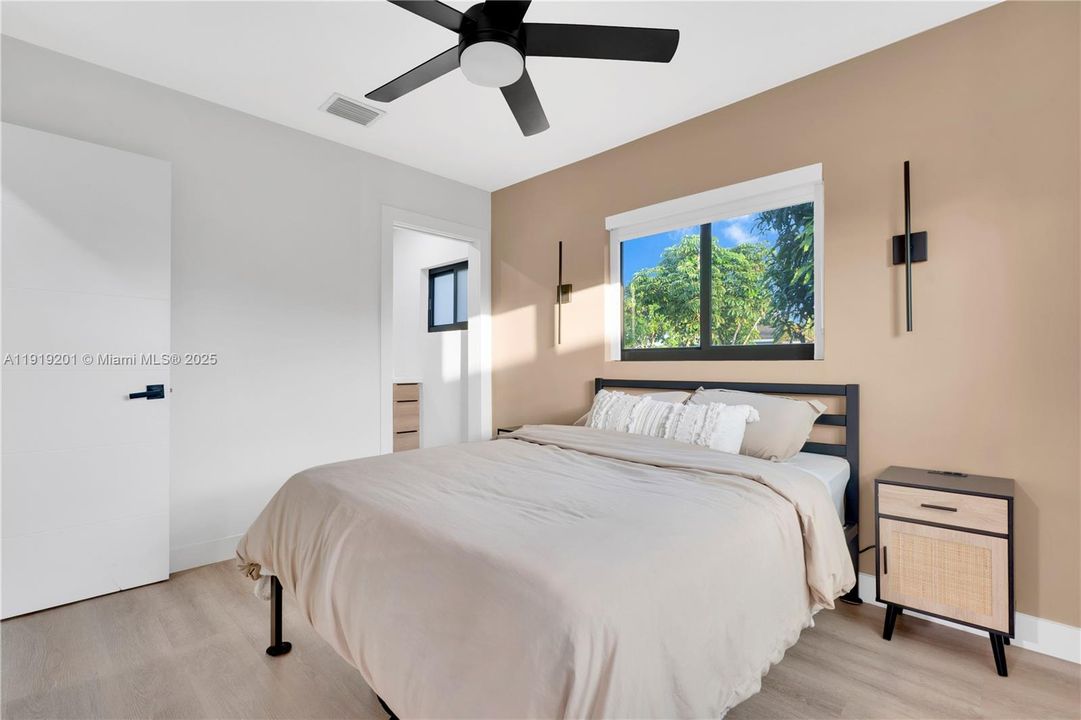 На продажу: $675,000 (3 спален, 2 ванн, 1200 Квадратных фут)