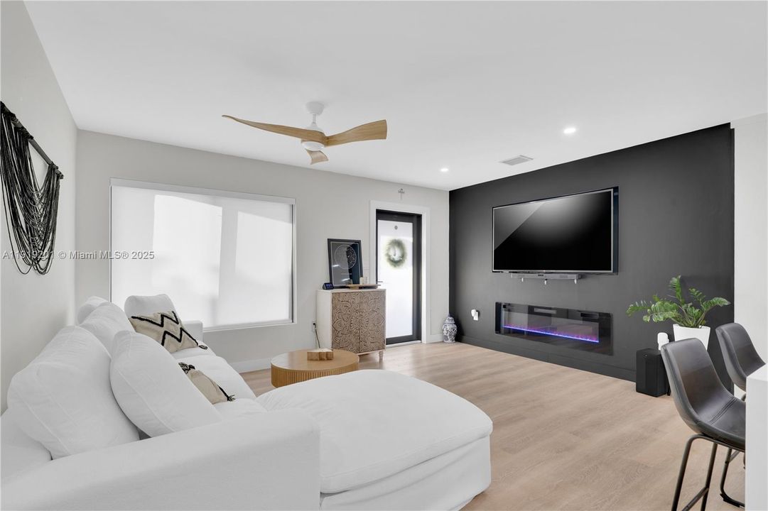 На продажу: $675,000 (3 спален, 2 ванн, 1200 Квадратных фут)