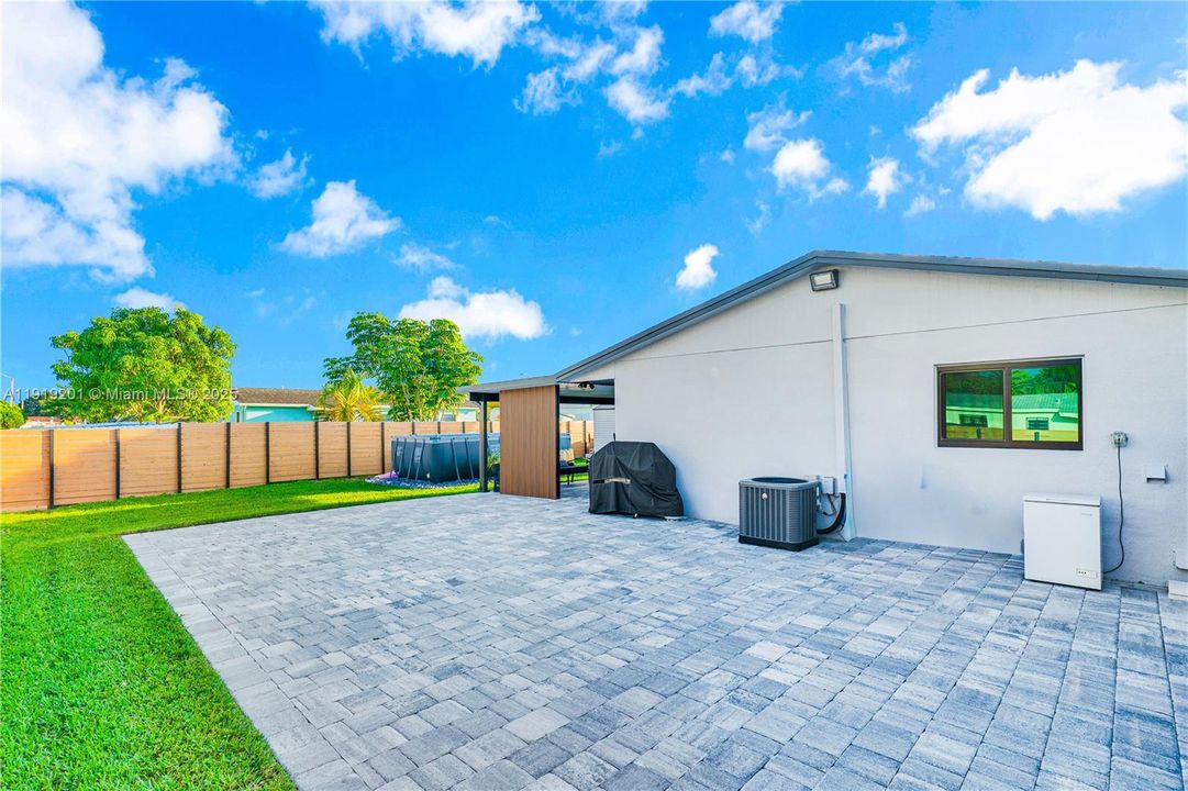 На продажу: $675,000 (3 спален, 2 ванн, 1200 Квадратных фут)