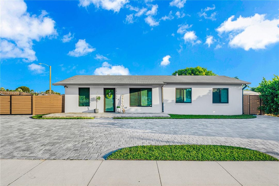 На продажу: $675,000 (3 спален, 2 ванн, 1200 Квадратных фут)