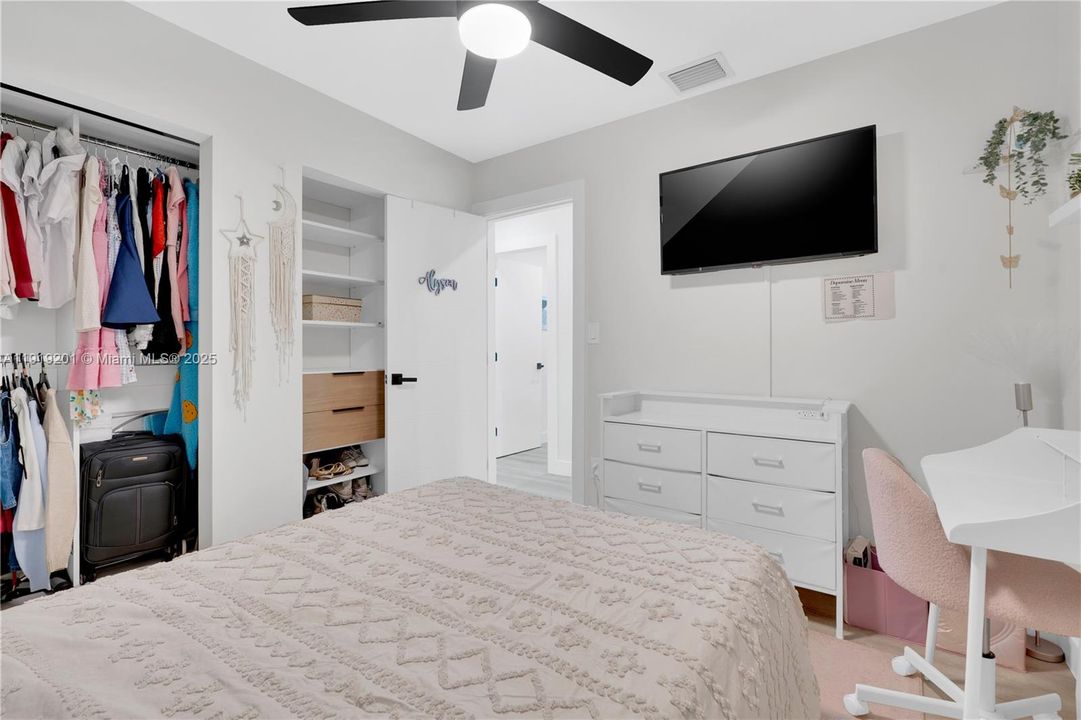 На продажу: $675,000 (3 спален, 2 ванн, 1200 Квадратных фут)