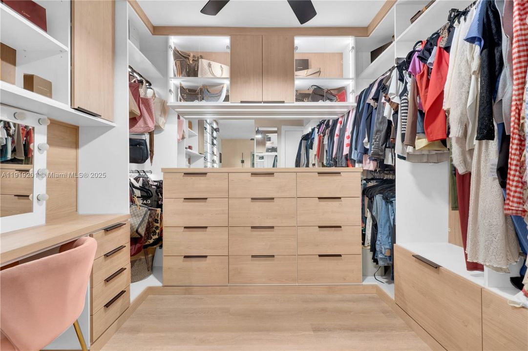 На продажу: $675,000 (3 спален, 2 ванн, 1200 Квадратных фут)