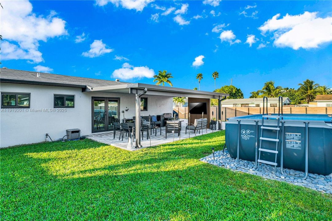 На продажу: $675,000 (3 спален, 2 ванн, 1200 Квадратных фут)