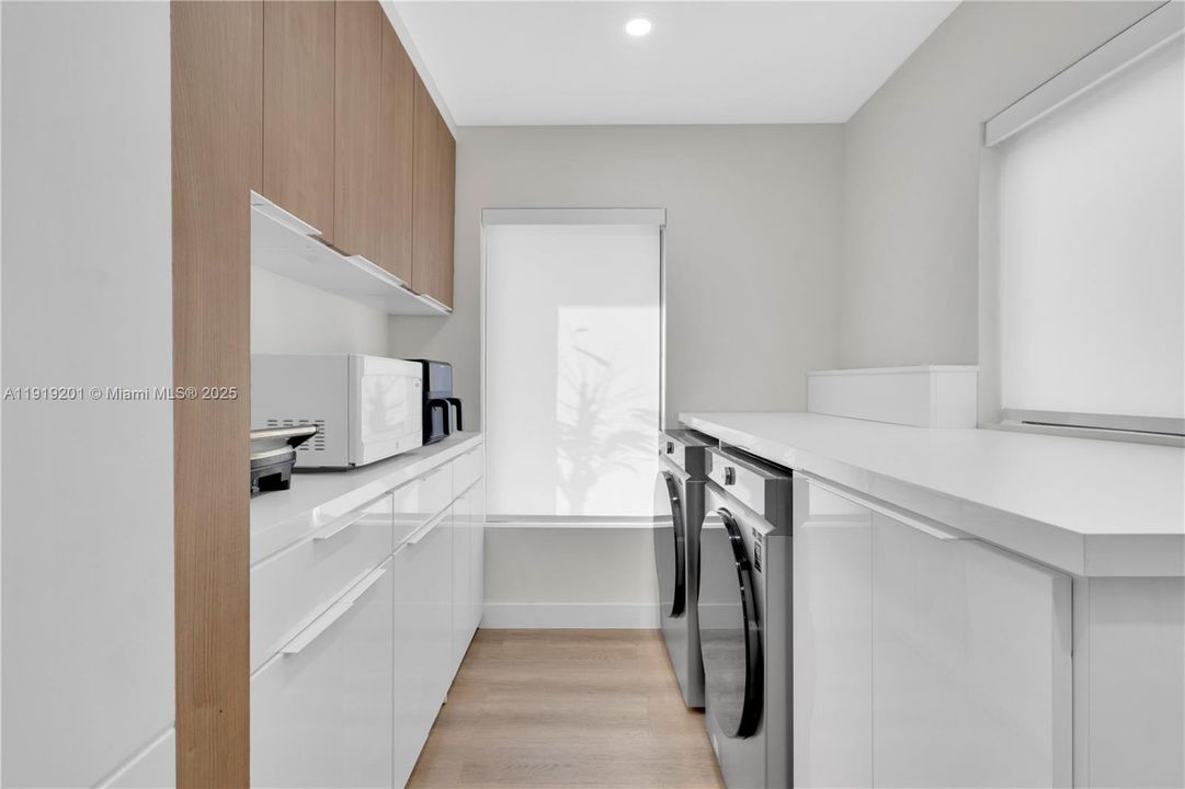 На продажу: $675,000 (3 спален, 2 ванн, 1200 Квадратных фут)