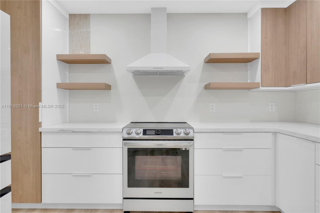 На продажу: $675,000 (3 спален, 2 ванн, 1200 Квадратных фут)