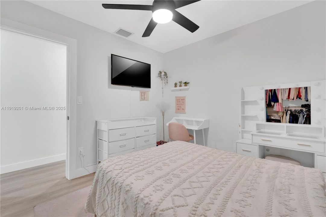 На продажу: $675,000 (3 спален, 2 ванн, 1200 Квадратных фут)