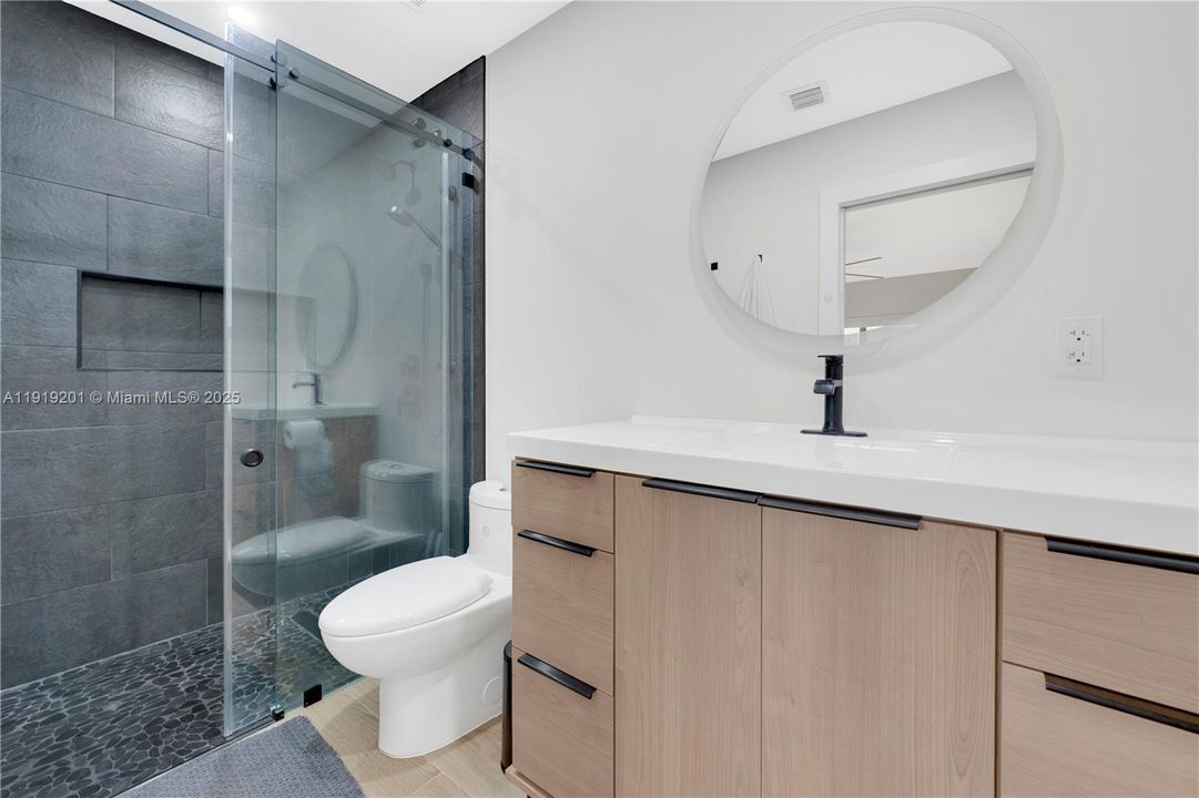 На продажу: $675,000 (3 спален, 2 ванн, 1200 Квадратных фут)