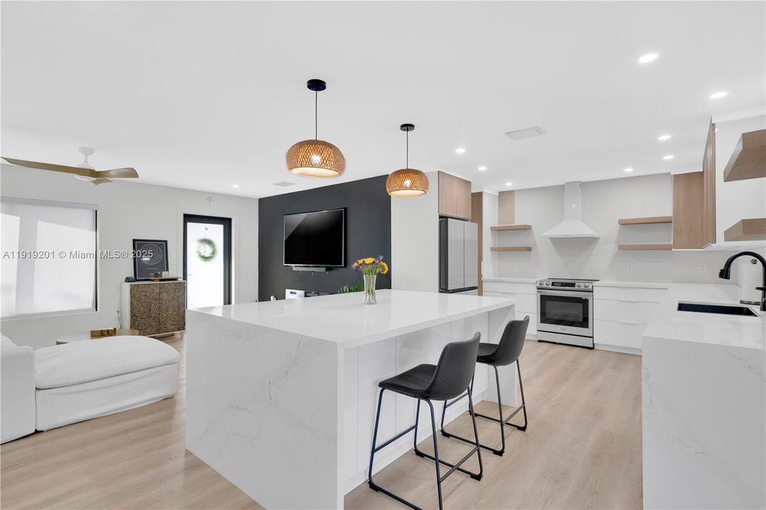 На продажу: $675,000 (3 спален, 2 ванн, 1200 Квадратных фут)