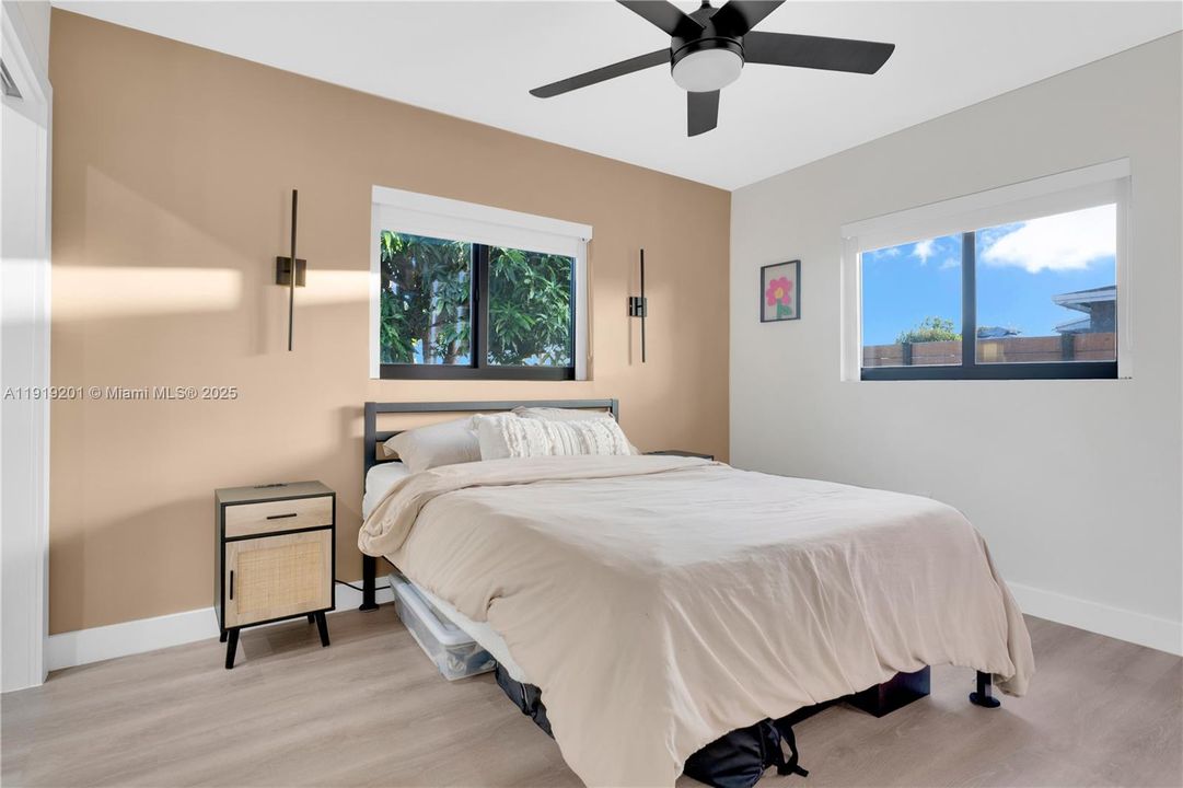 На продажу: $675,000 (3 спален, 2 ванн, 1200 Квадратных фут)