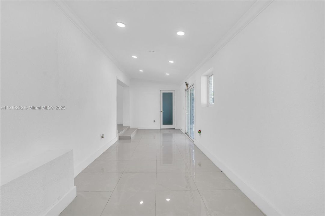 For Sale: $670,000 (4 beds, 3 baths, 2032 Square Feet)