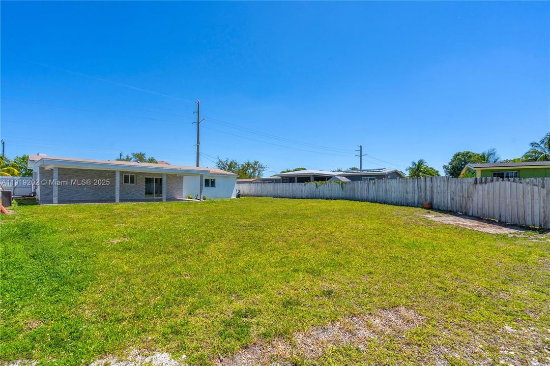 For Sale: $670,000 (4 beds, 3 baths, 2032 Square Feet)