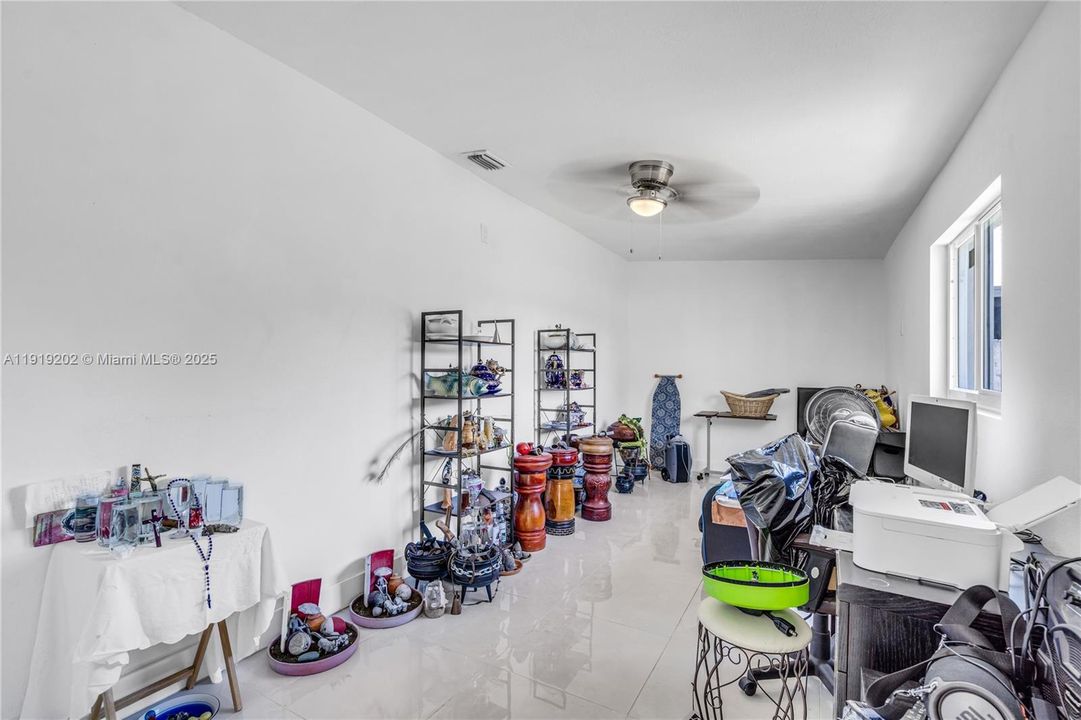 For Sale: $670,000 (4 beds, 3 baths, 2032 Square Feet)