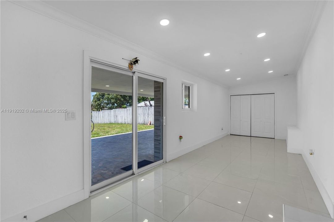 For Sale: $670,000 (4 beds, 3 baths, 2032 Square Feet)