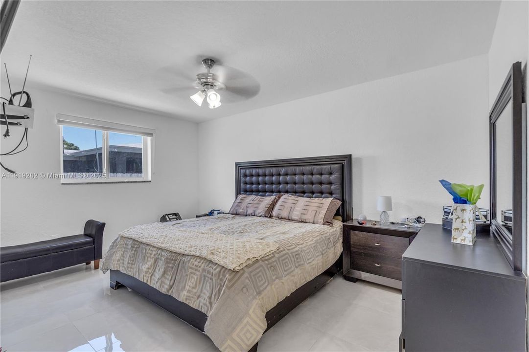 For Sale: $670,000 (4 beds, 3 baths, 2032 Square Feet)