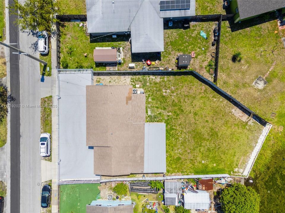 For Sale: $670,000 (4 beds, 3 baths, 2032 Square Feet)