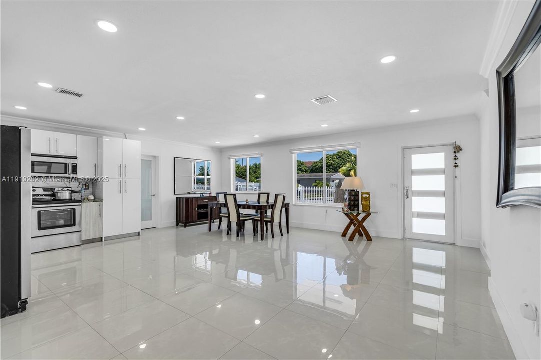 For Sale: $670,000 (4 beds, 3 baths, 2032 Square Feet)