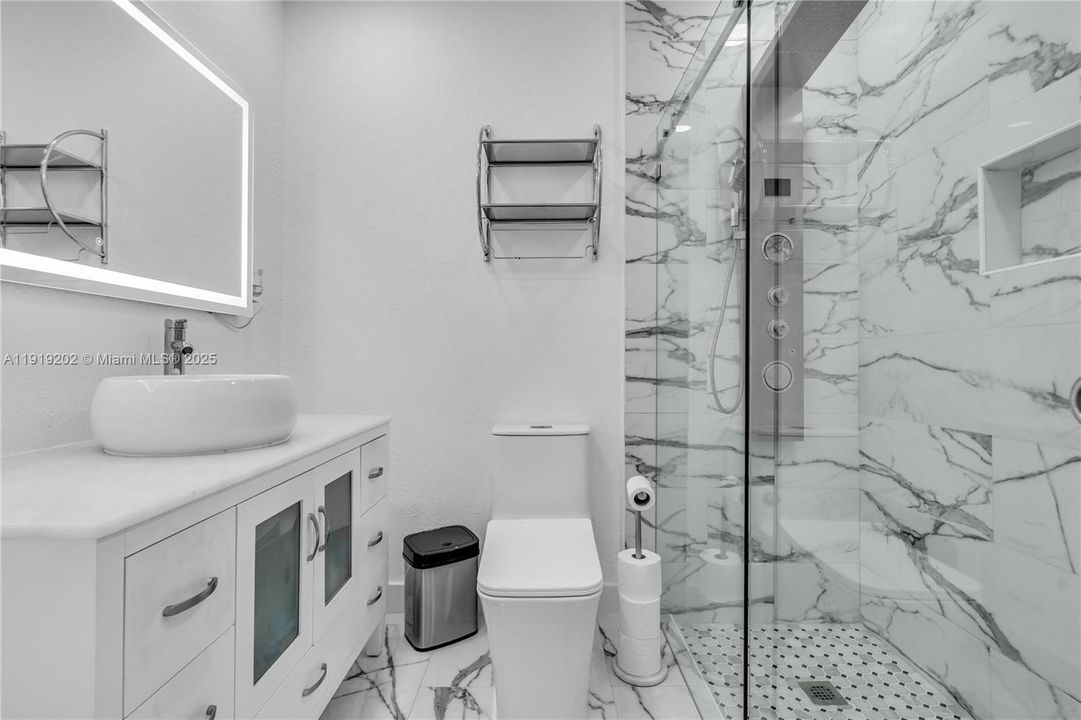 For Sale: $670,000 (4 beds, 3 baths, 2032 Square Feet)