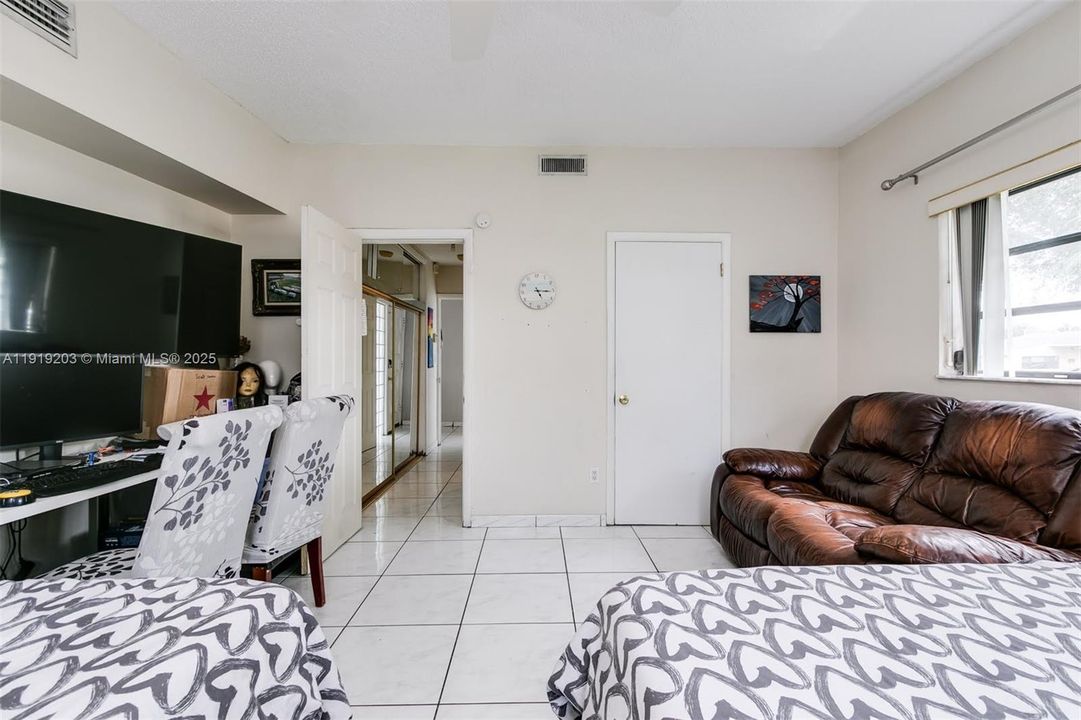 待售: $959,770 (3 贝兹, 2 浴室, 2150 平方英尺)