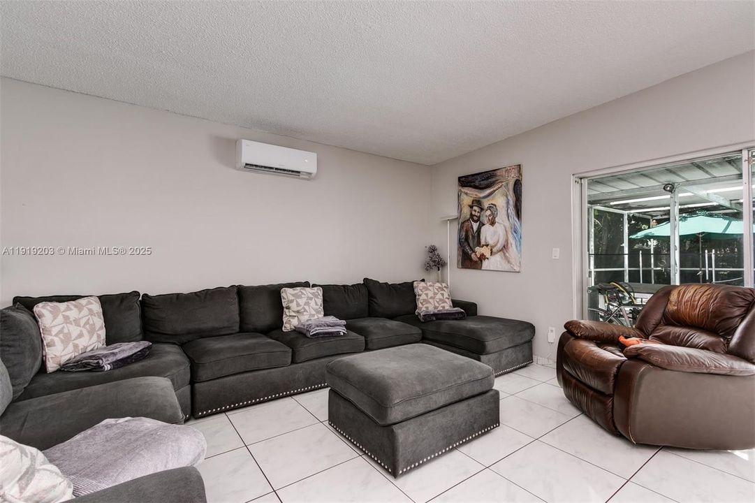 待售: $959,770 (3 贝兹, 2 浴室, 2150 平方英尺)