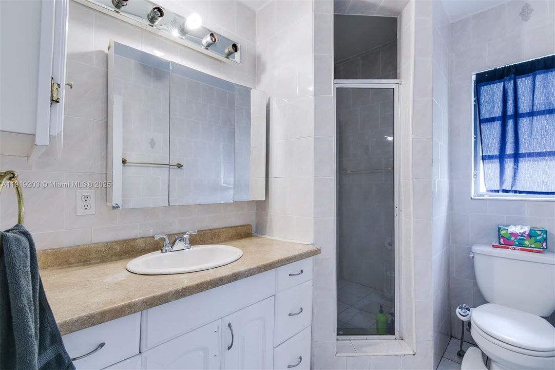 待售: $959,770 (3 贝兹, 2 浴室, 2150 平方英尺)