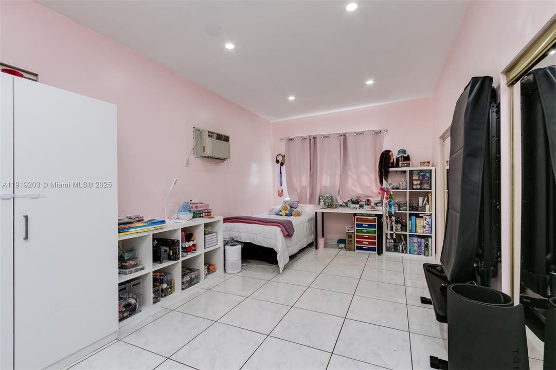 待售: $959,770 (3 贝兹, 2 浴室, 2150 平方英尺)