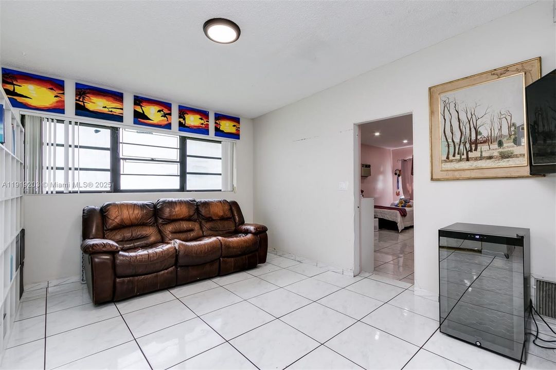 待售: $959,770 (3 贝兹, 2 浴室, 2150 平方英尺)