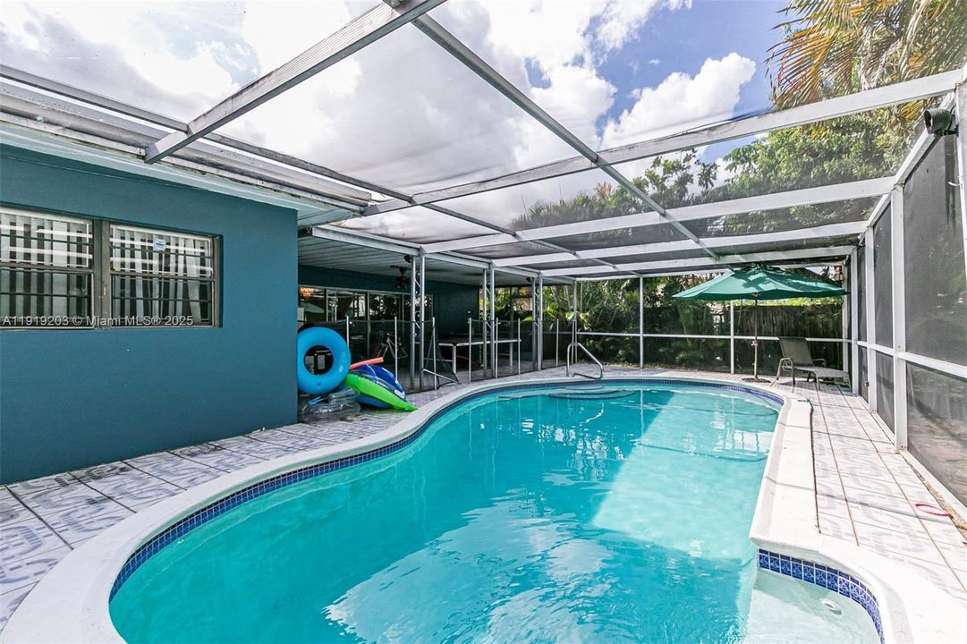 待售: $959,770 (3 贝兹, 2 浴室, 2150 平方英尺)