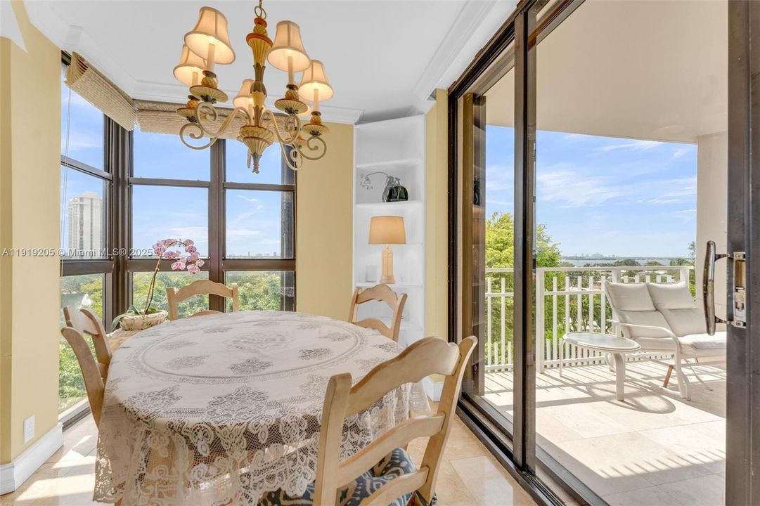 Active With Contract: $640,000 (3 beds, 2 baths, 1913 Square Feet)