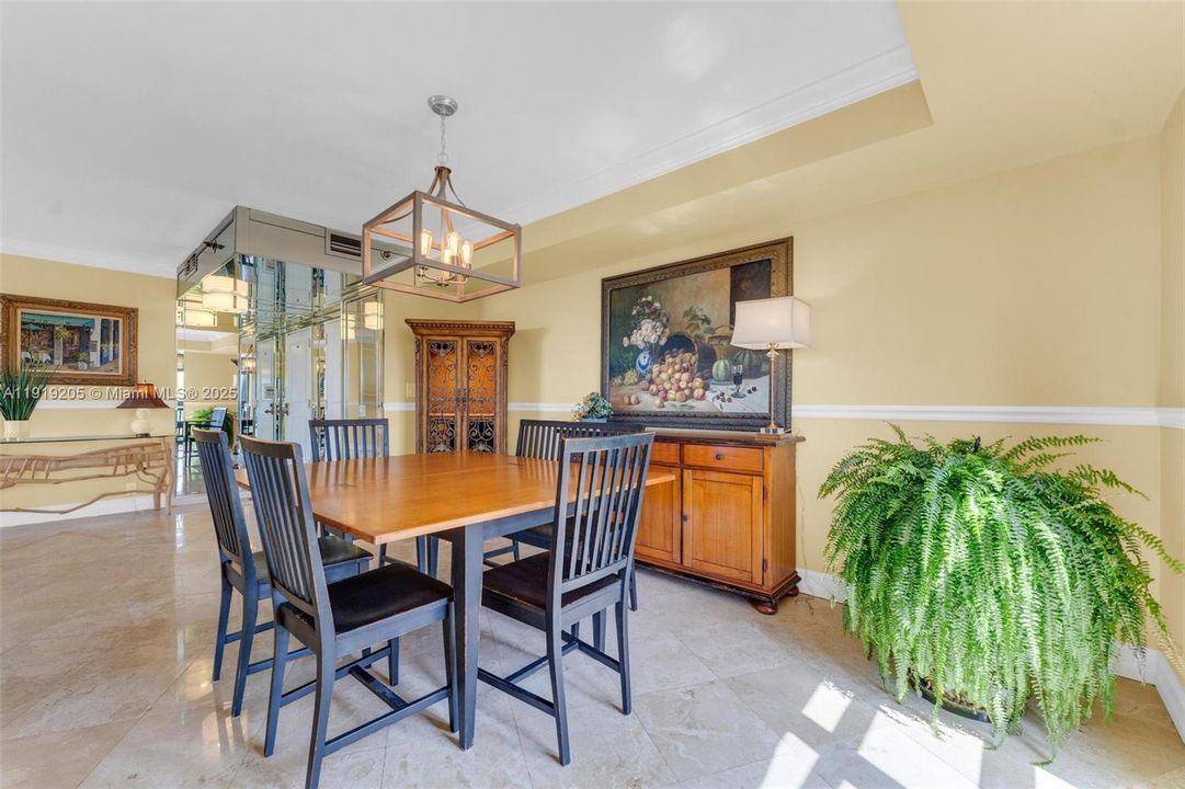 Active With Contract: $640,000 (3 beds, 2 baths, 1913 Square Feet)