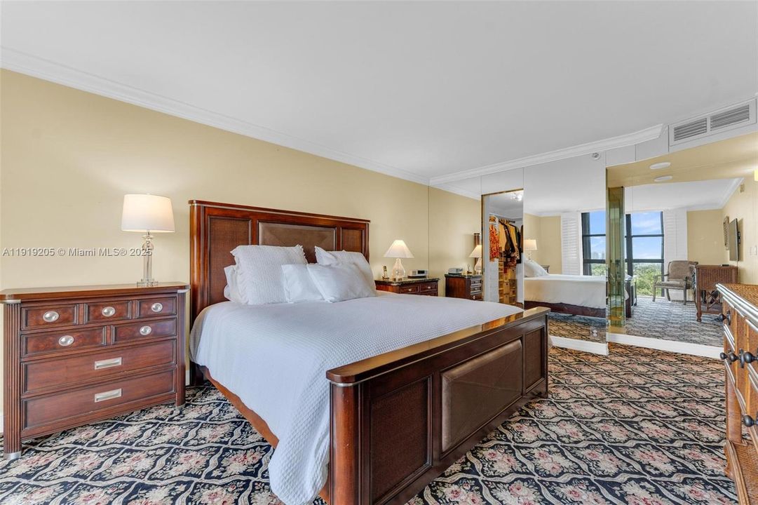 Active With Contract: $640,000 (3 beds, 2 baths, 1913 Square Feet)