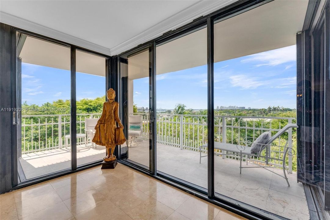 Active With Contract: $640,000 (3 beds, 2 baths, 1913 Square Feet)