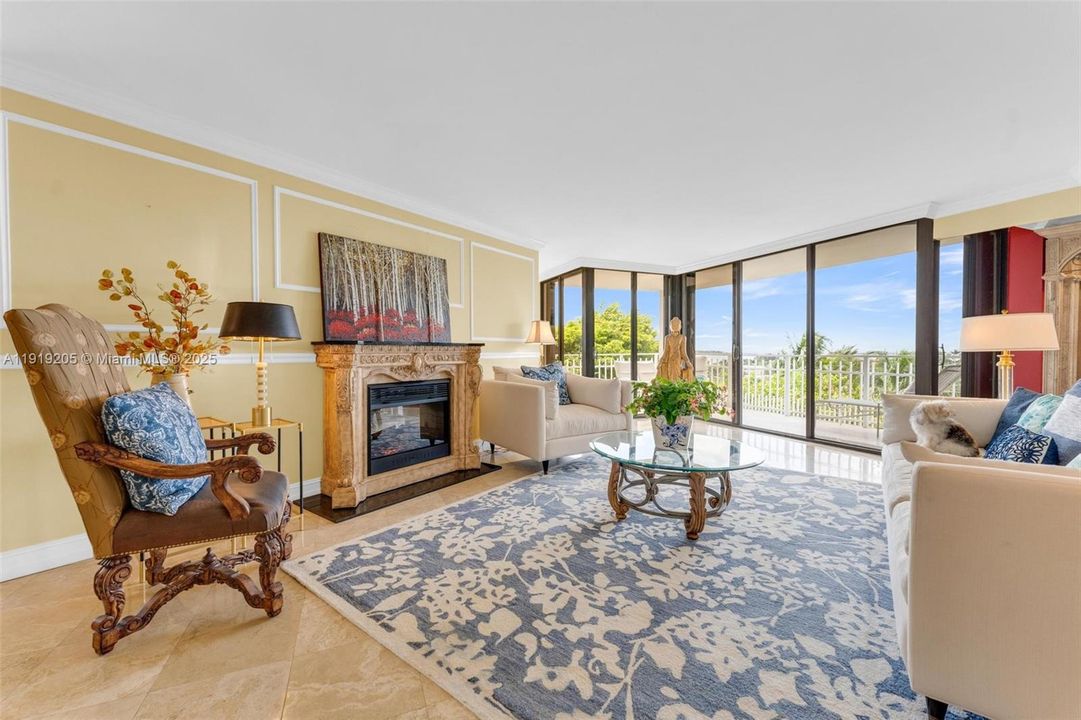 Active With Contract: $640,000 (3 beds, 2 baths, 1913 Square Feet)