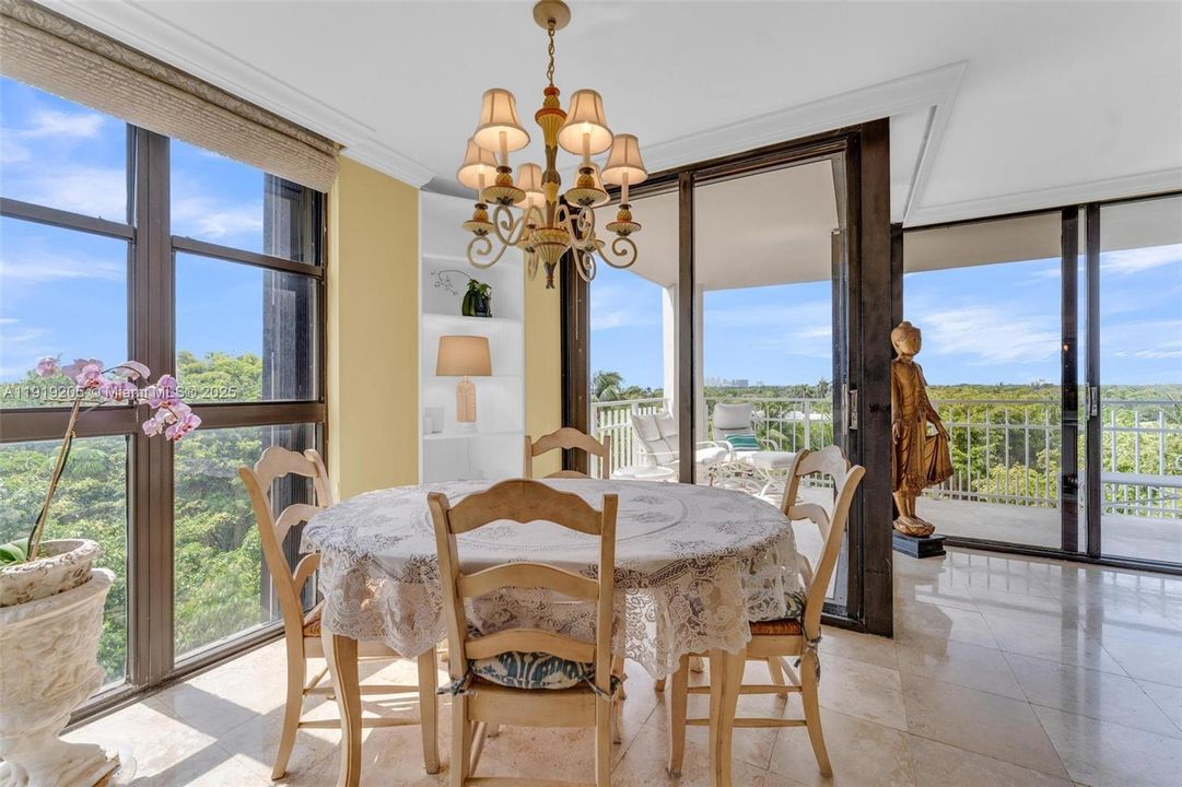 Active With Contract: $640,000 (3 beds, 2 baths, 1913 Square Feet)