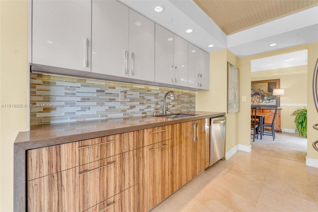 Active With Contract: $640,000 (3 beds, 2 baths, 1913 Square Feet)