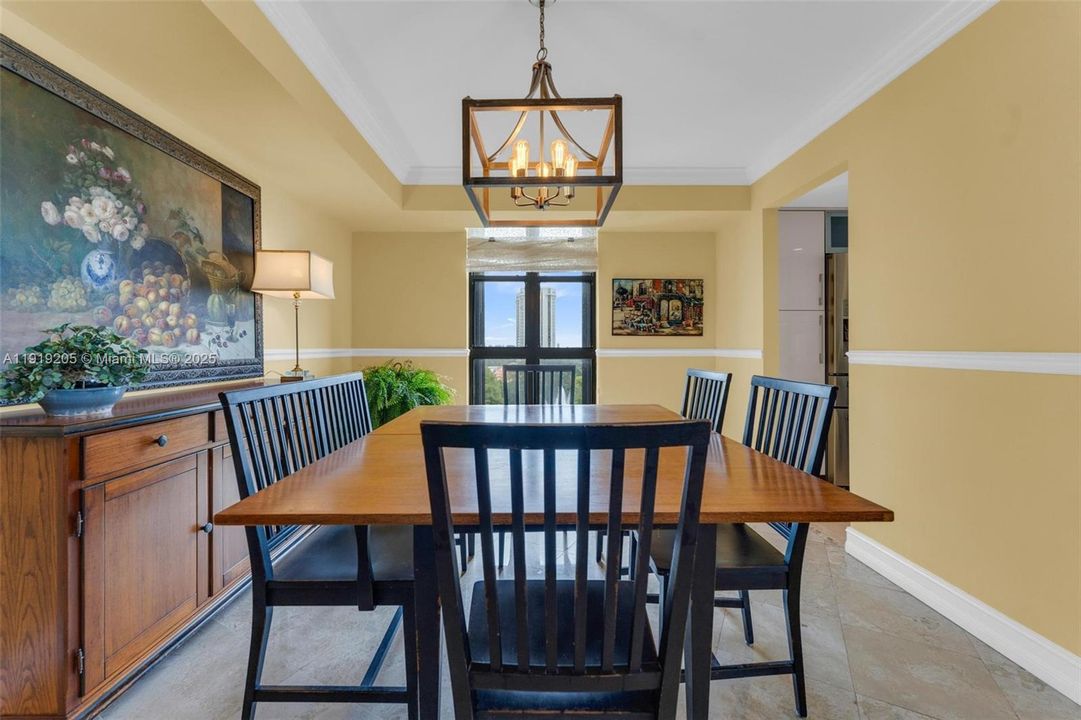 Active With Contract: $640,000 (3 beds, 2 baths, 1913 Square Feet)