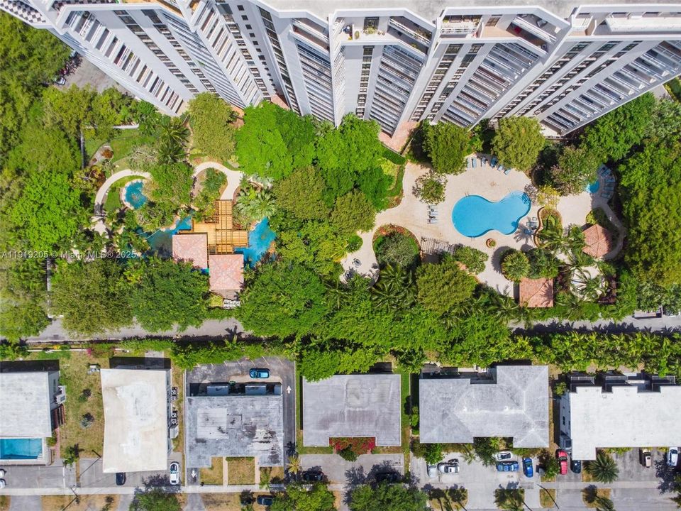 Active With Contract: $640,000 (3 beds, 2 baths, 1913 Square Feet)