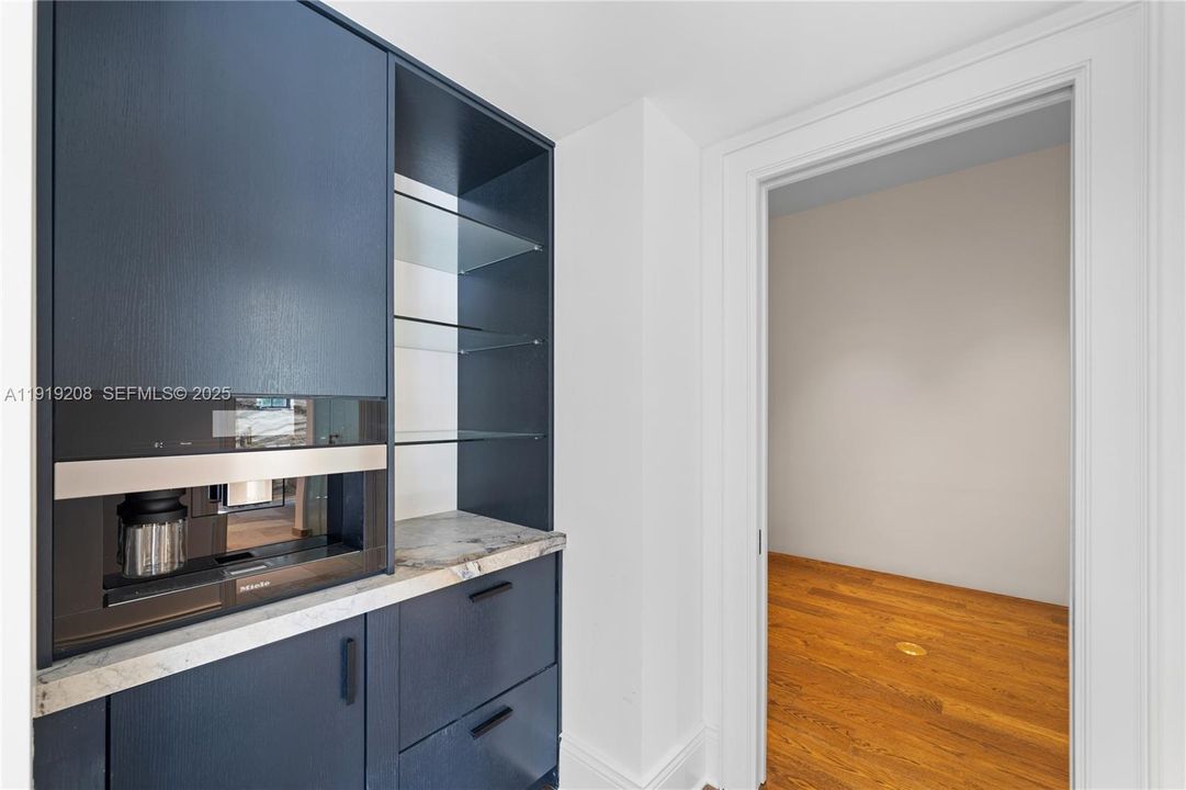 For Sale: $7,950,000 (5 beds, 5 baths, 0 Square Feet)