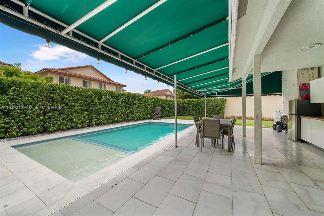 For Rent: $6,500 (5 beds, 4 baths, 2885 Square Feet)