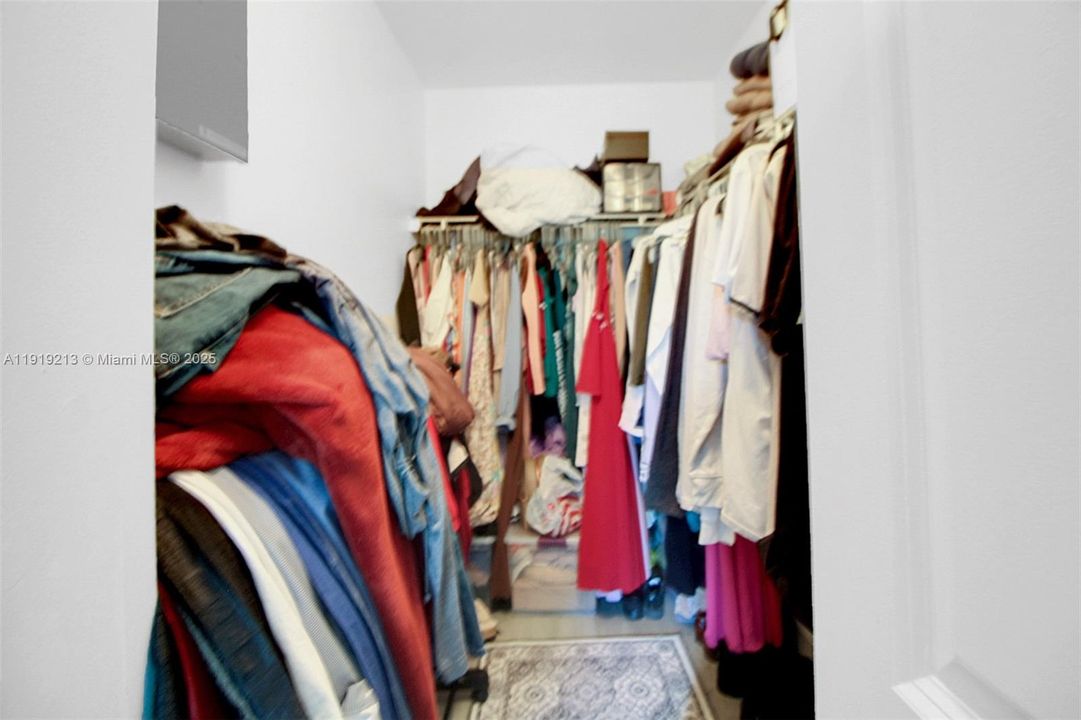 待售: $320,000 (2 贝兹, 2 浴室, 822 平方英尺)