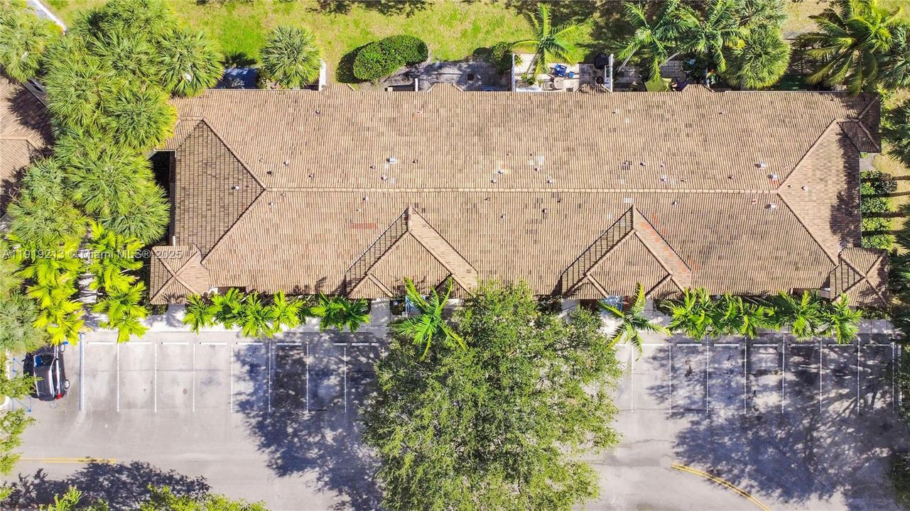 待售: $320,000 (2 贝兹, 2 浴室, 822 平方英尺)