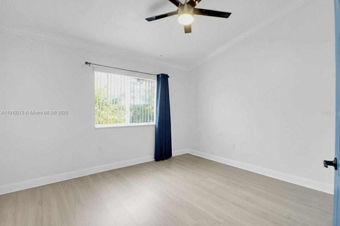 待售: $320,000 (2 贝兹, 2 浴室, 822 平方英尺)